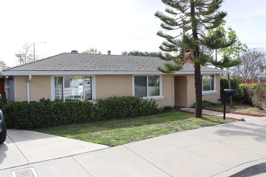 2004 Calaveras Rd in Milpitas, CA - Foto de edificio