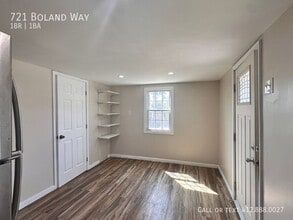 721 Boland Wy in Carnegie, PA - Building Photo - Building Photo