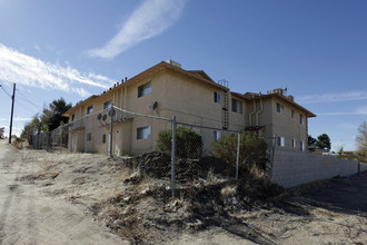 15771 Kasota Rd in Apple Valley, CA - Building Photo - Building Photo