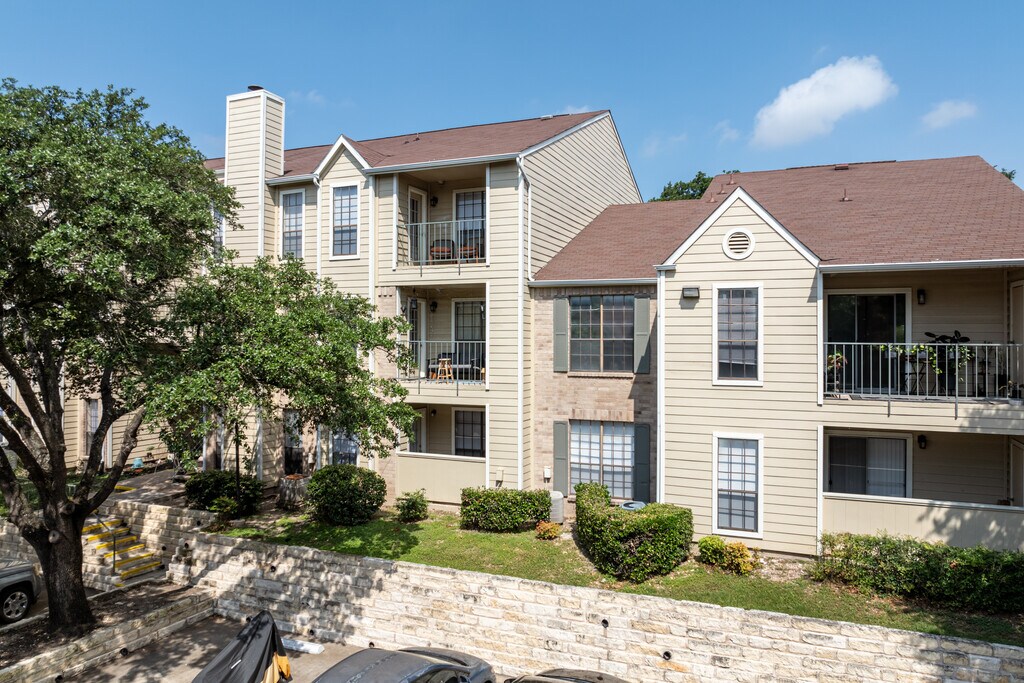 Magnolia Court Apartments in Austin, TX