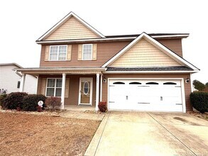 408 Bellgrove Dr in Hope Mills, NC - Building Photo - Building Photo