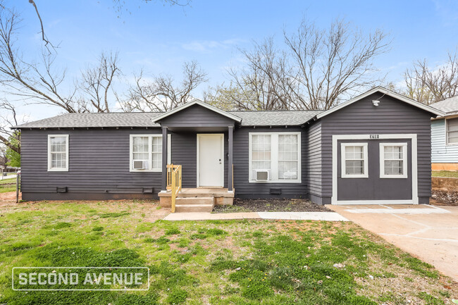 property at 3701 Woodside Dr