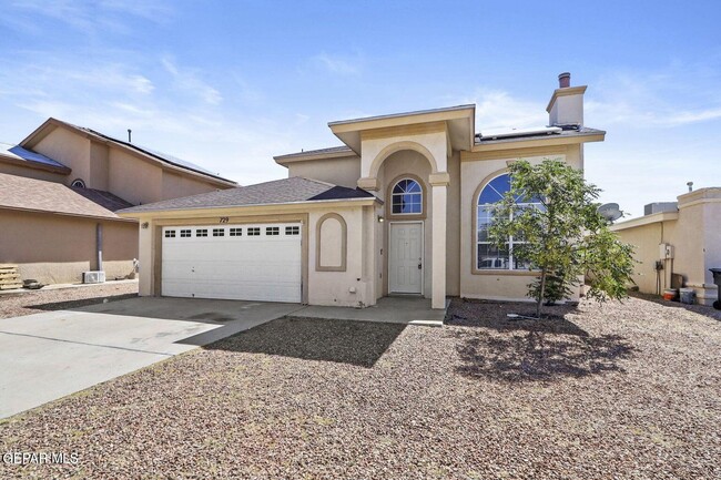 729 Paseo Sereno Dr in Horizon City, TX - Building Photo - Building Photo