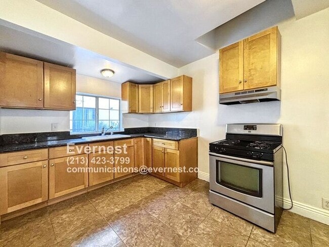 4612 1/2 Pickford Street in Los Angeles, CA - Building Photo - Building Photo
