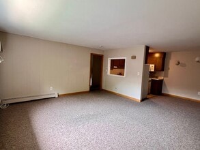 45 Jacqueline Rd, Unit 9 in Waltham, MA - Building Photo - Building Photo