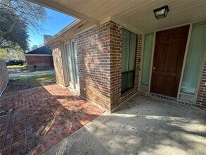 7710 Post Bridge Rd in Spring, TX - Foto de edificio - Building Photo