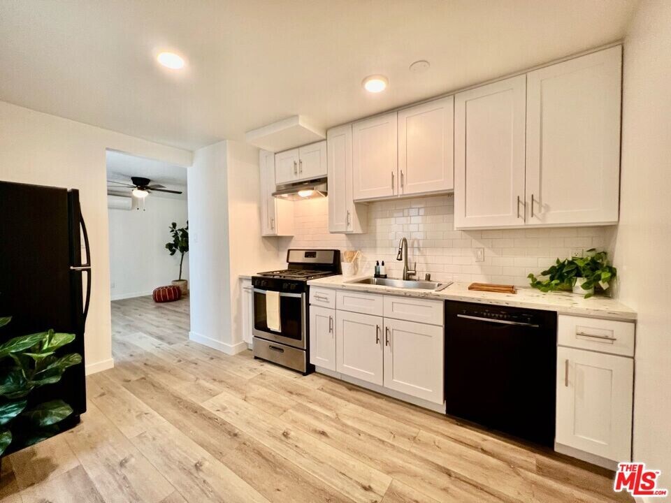4615 Twining St in Los Angeles, CA - Building Photo
