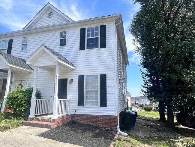 property at 5375 Cog Hill Ct