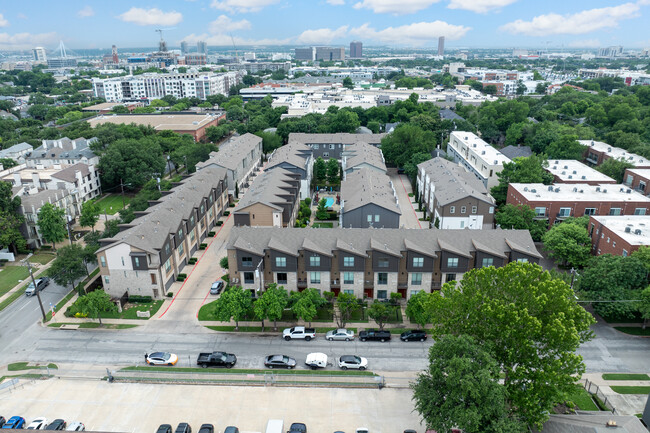 Palo Alto in Dallas, TX - Foto de edificio - Building Photo