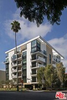 105 S Doheny Dr in Los Angeles, CA - Building Photo
