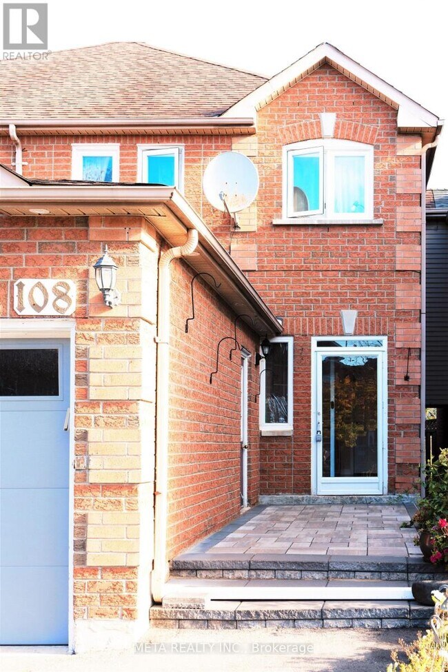 108 Lent Crescent in Brampton, ON - Building Photo - Building Photo
