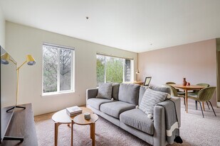 4740 21st Ave NE, Unit SI FL1-ID1013 in Seattle, WA - Building Photo