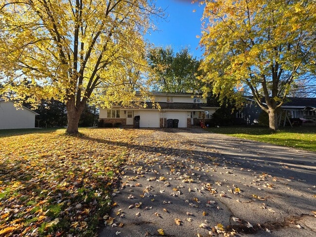 property at 624-626 Crestview Dr