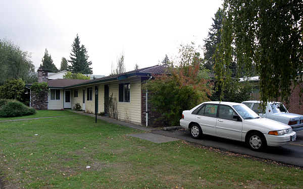 1015 NE 181st Ave in Gresham, OR - Foto de edificio - Building Photo