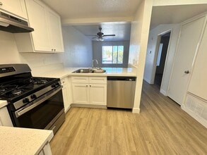 Belcourt Seniors Apartments 55+ in Norwalk, CA - Foto de edificio - Building Photo