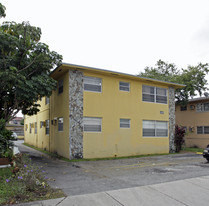 5980 W Flagler St in Miami, FL - Foto de edificio - Building Photo