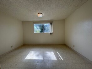 4662 Valley E Blvd-Unit -2 in Arcata, CA - Building Photo - Building Photo