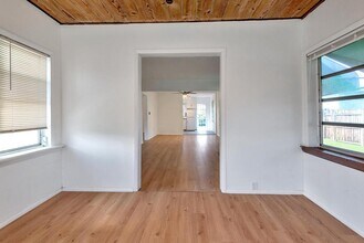 713 10th Ave N in Lake Worth Beach, FL - Building Photo - Building Photo