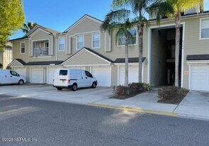 8208 White Falls Blvd in Jacksonville, FL - Building Photo
