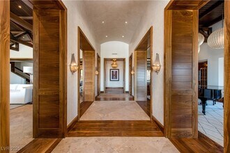 5 Promontory Pointe Ln in Las Vegas, NV - Building Photo - Building Photo