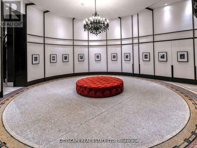 197 Yonge St in Toronto, ON - Building Photo - Building Photo