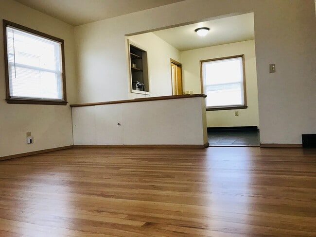 8509 W Arden Pl in Milwaukee, WI - Building Photo - Building Photo