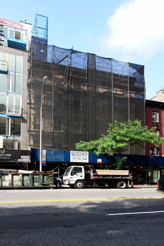 356 W 23rd St in New York, NY - Building Photo - Building Photo