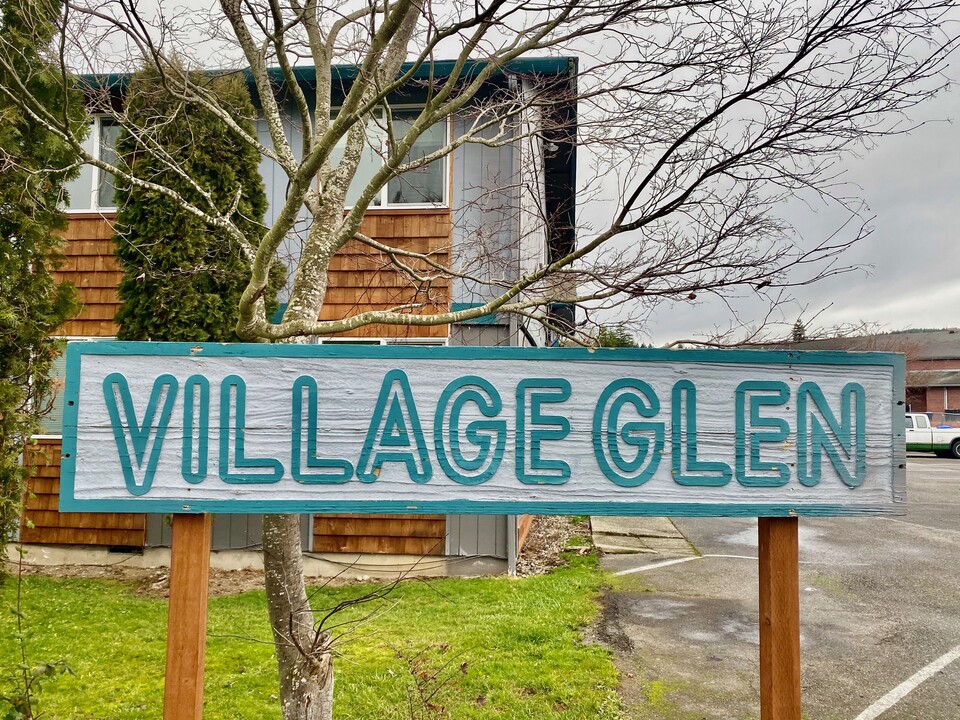 Village Glen Apartments in Eatonville, WA - Building Photo