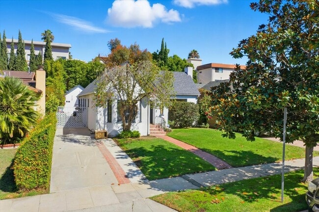 2156 Linnington Ave in Los Angeles, CA - Building Photo - Building Photo