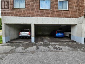 4 Avalon Pl in Kitchener, ON - Building Photo - Building Photo