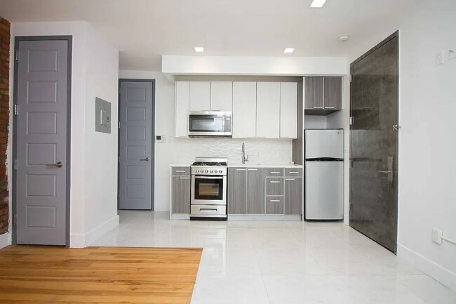 1702 Davidson Ave in Bronx, NY - Building Photo - Building Photo
