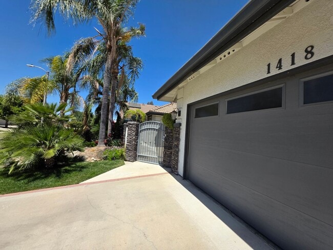 1418 E Laura Ct in Visalia, CA - Building Photo - Building Photo