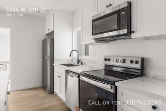 5246 W 8th St in Los Angeles, CA - Foto de edificio - Building Photo