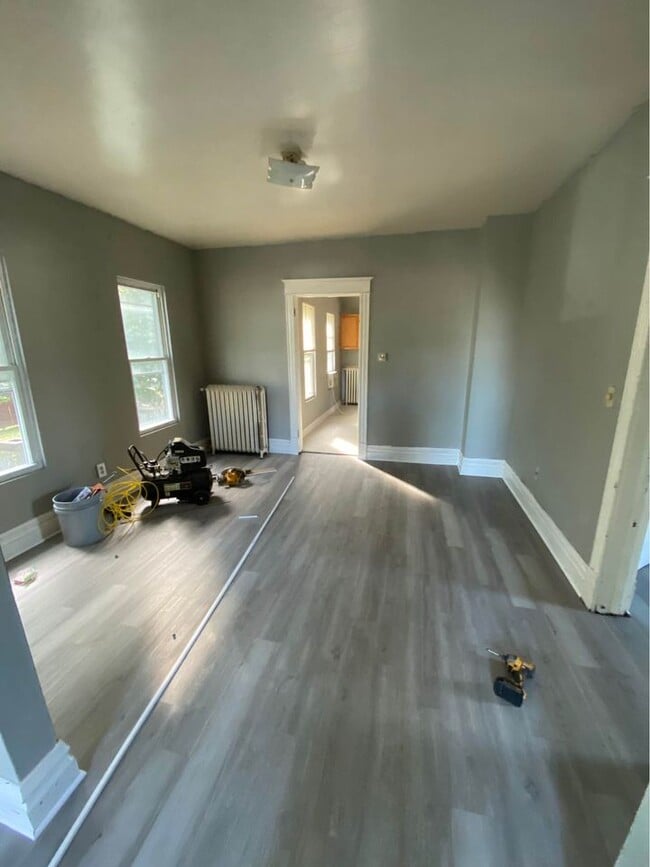 670 S Martin Luther King Jr Ave, Unit #2 in Waukegan, IL - Building Photo - Building Photo