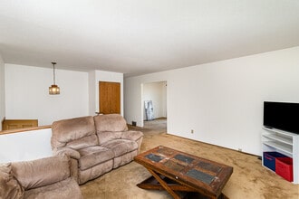 3937 Pumice Ct in Eagan, MN - Foto de edificio - Building Photo