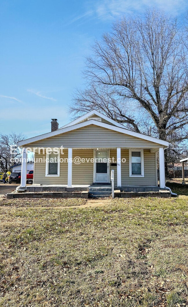 property at 221 La Motte Ln