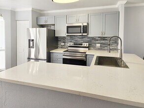75-6081 Alii Dr, Unit #DD102 in Kailua Kona, HI - Building Photo - Building Photo
