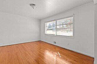 4010 Emerald Lake Dr in Decatur, GA - Building Photo - Building Photo