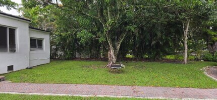 142 NW 98th St in Miami Shores, FL - Building Photo - Building Photo