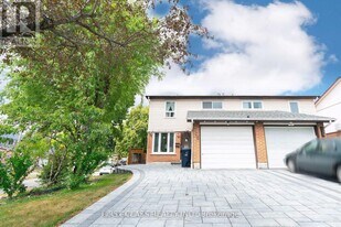 126 Haven Hill Square in Toronto, ON - Building Photo