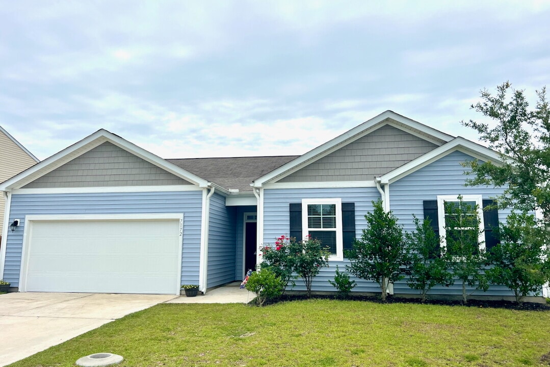 7172 Oxbow Loop in Wilmington, NC - Building Photo