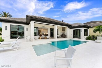 4646 Crayton Rd in Naples, FL - Building Photo - Building Photo