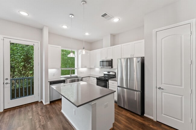 5610 Patrick St