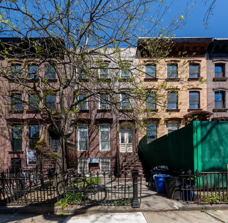 363 Macon St in Brooklyn, NY - Foto de edificio