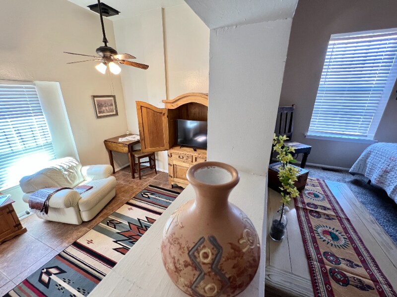 5400 Marble Ave in Albuquerque, NM - Building Photo