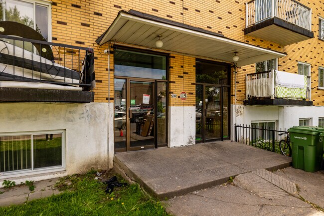 6230-6240 Renoir Rue in Montreal Nord, QC - Building Photo - Building Photo
