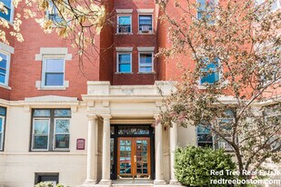 1307 Commonwealth Ave in Boston, MA - Building Photo