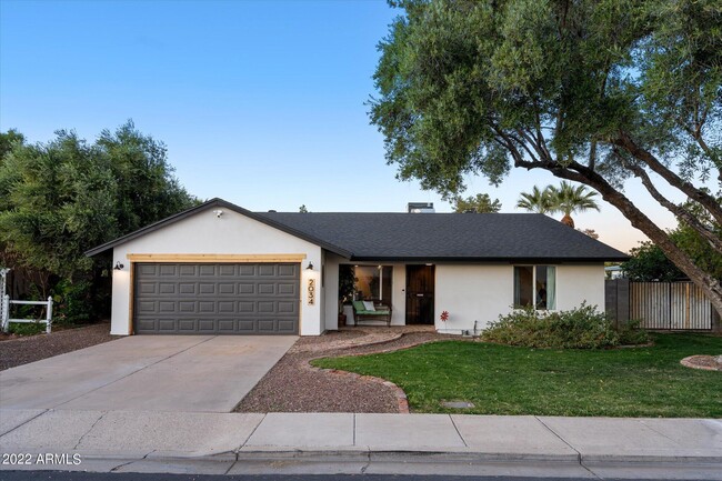 property at 2034 W Pampa Cir