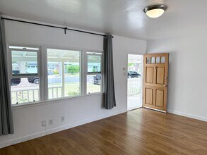 425 N Lincoln St in Burbank, CA - Building Photo - Building Photo