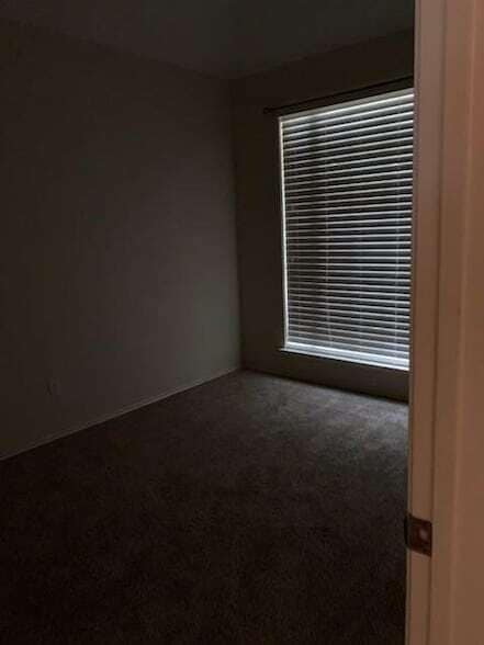 1636 Ariel Dr in Mesquite, TX - Foto de edificio - Building Photo